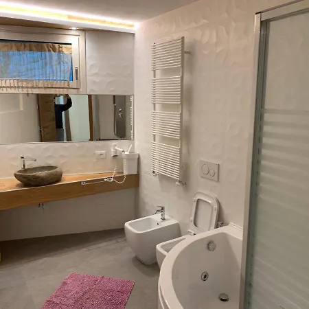 Casa Monte Di Sopra Jacuzzi & Sauna ファナーノ
