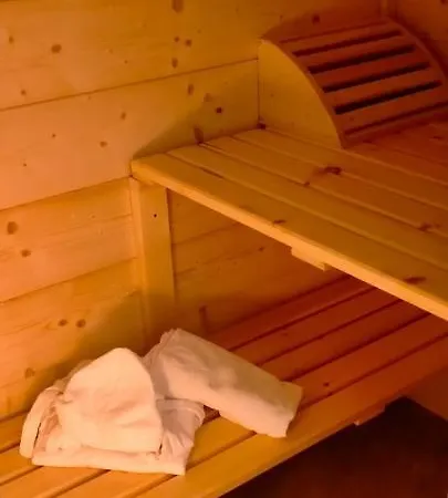 Casa Monte Di Sopra Jacuzzi & Sauna アパート